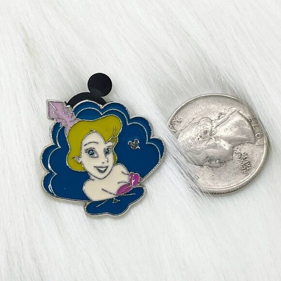 🔮 5/$25 Disney The Little Mermaid Daughters of‎ King Triton Andrina Pin - Picture 2 of 3